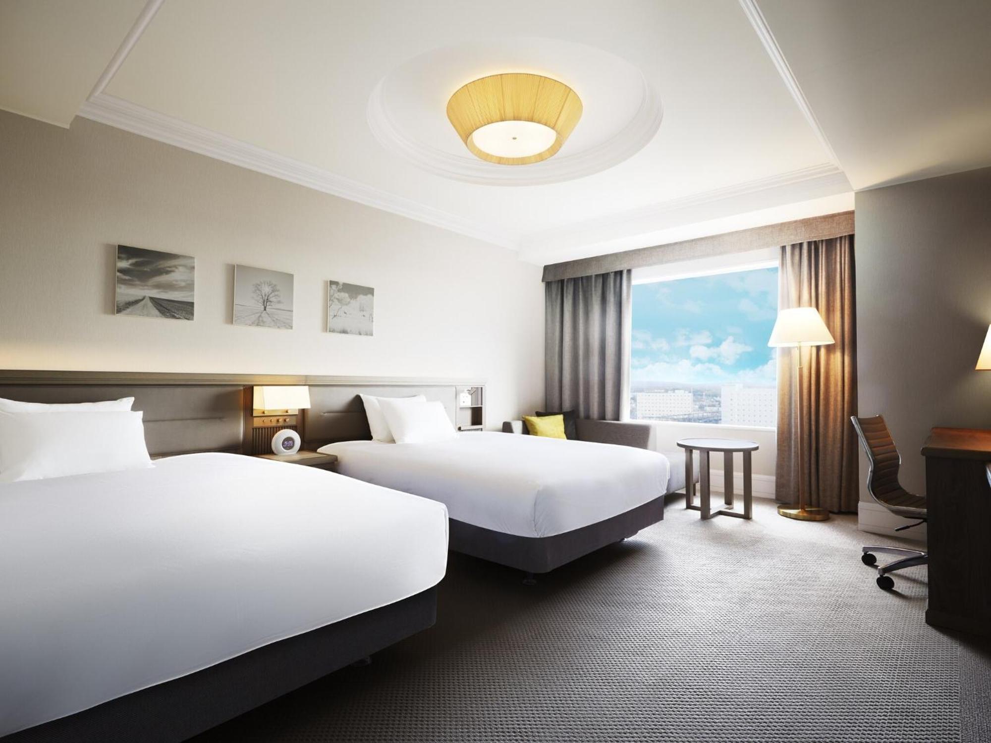 Hotel Ana Crowne Plaza Chitose By Ihg Exteriér fotografie A room at the hotel